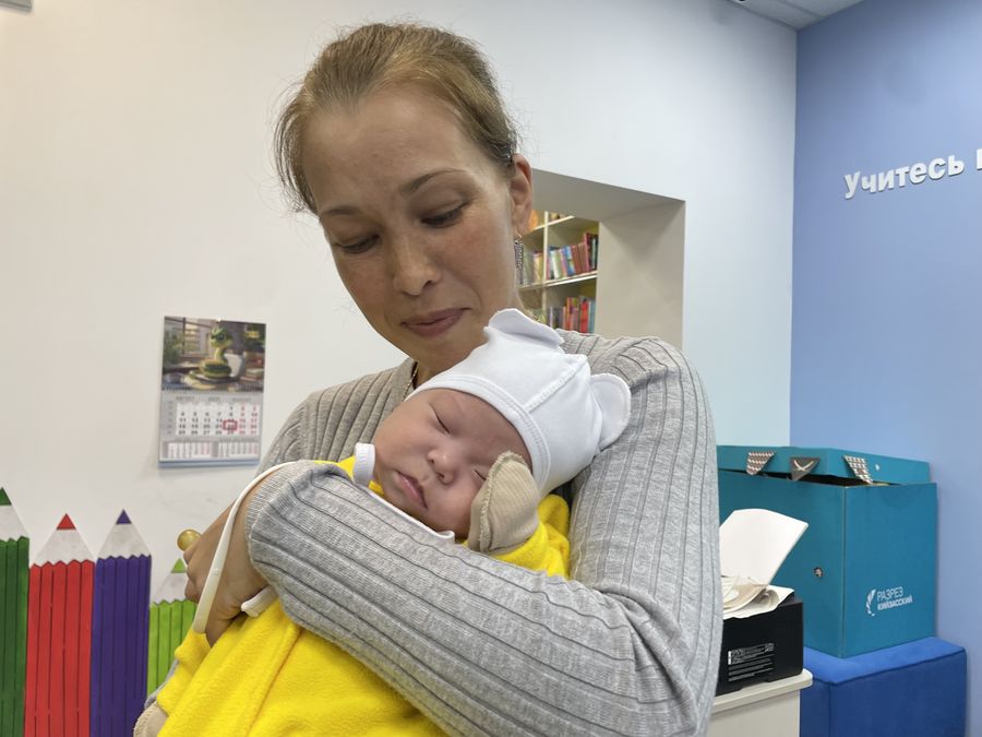 Детям всё самое лучшее: «Разрез Кийзасский» вручил подарки четырём семьям из Мысков