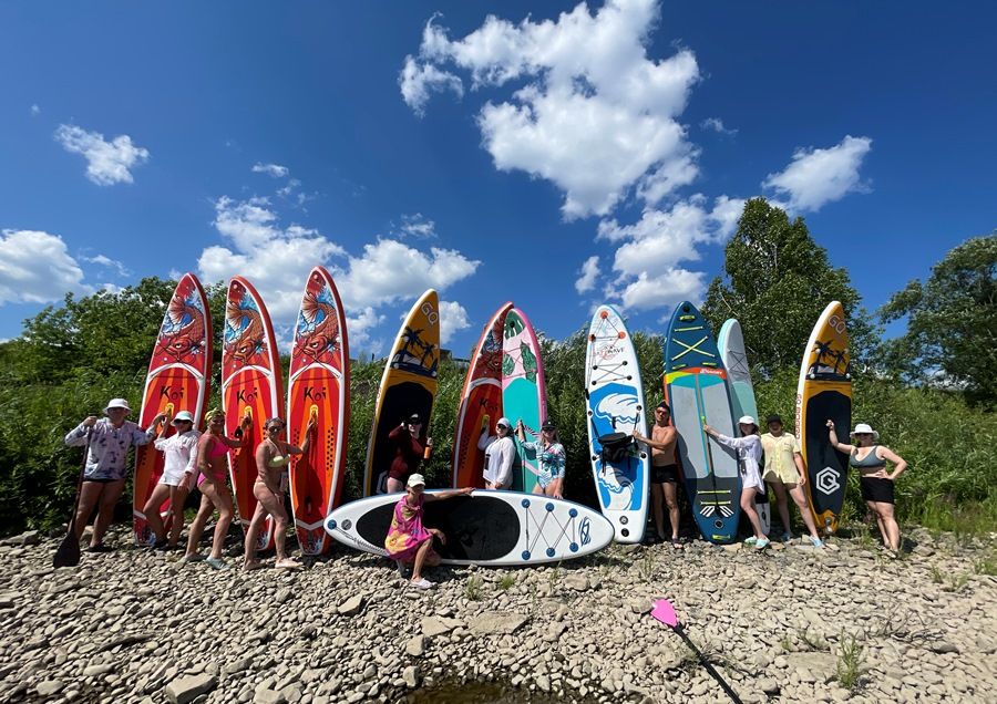 «Разрез Кийзасский» организовал первый в истории Мысков экологический сплав для уборки берегов от мусора