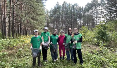 «Разрез Кийзасский» вместе с подрастающим поколением провёл субботники в Мысках